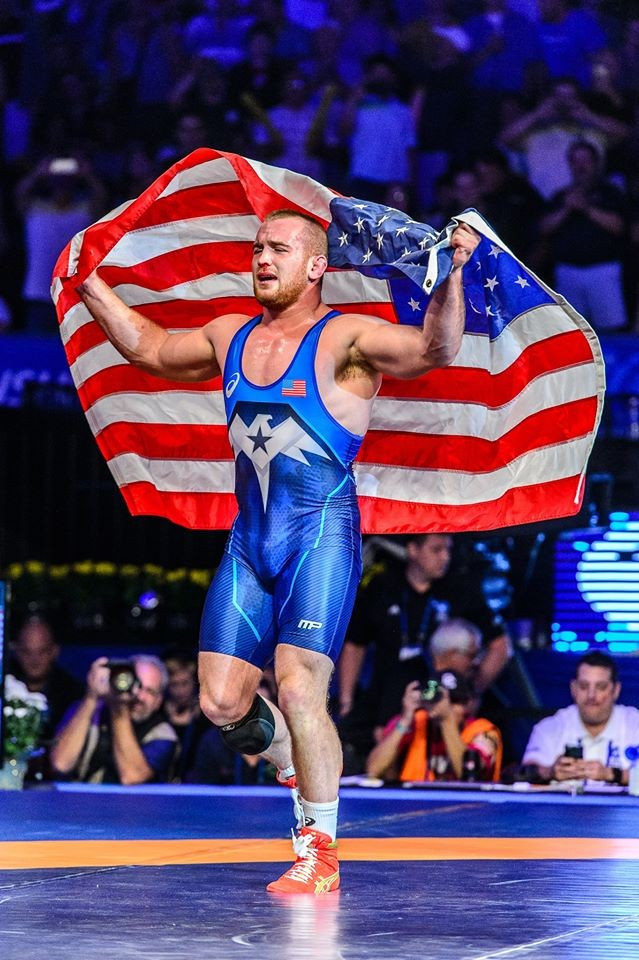 Snyder claims 97kg freestyle gold to United States' youngest
